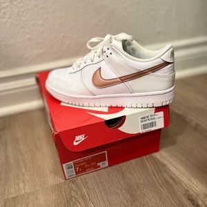 White rose gold swoosh dunk low 7y